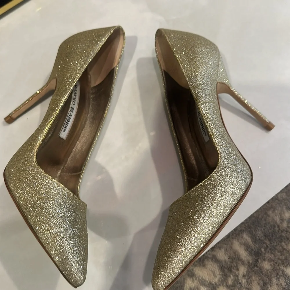 Manolo Blahnik Gold Women's Shoes l